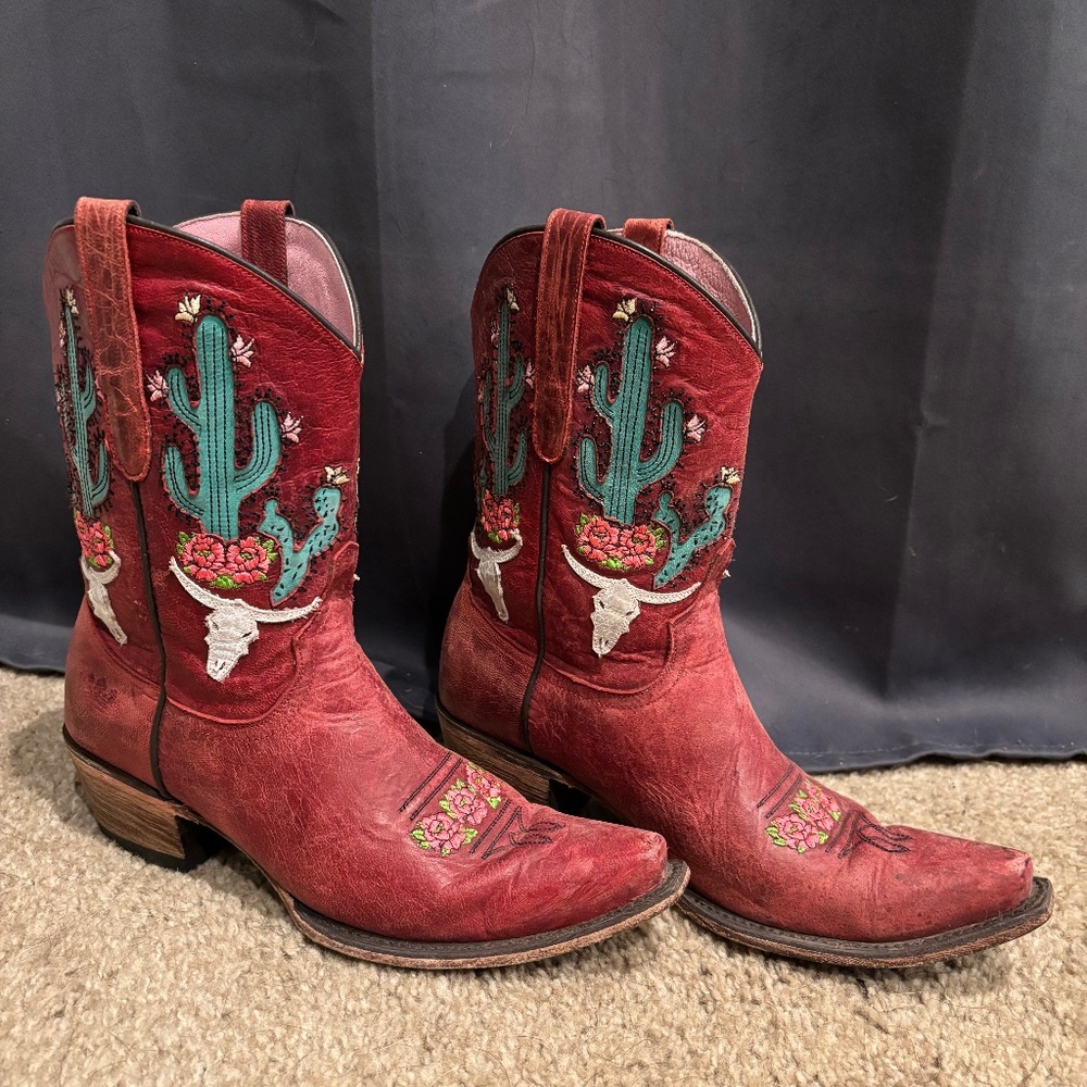 Red Lane (junk gypsy) Booties size 9.5